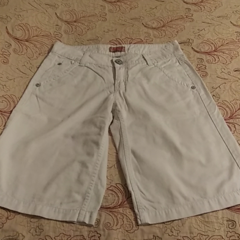 No Boundaries White Long Shorts size 7 Juniors